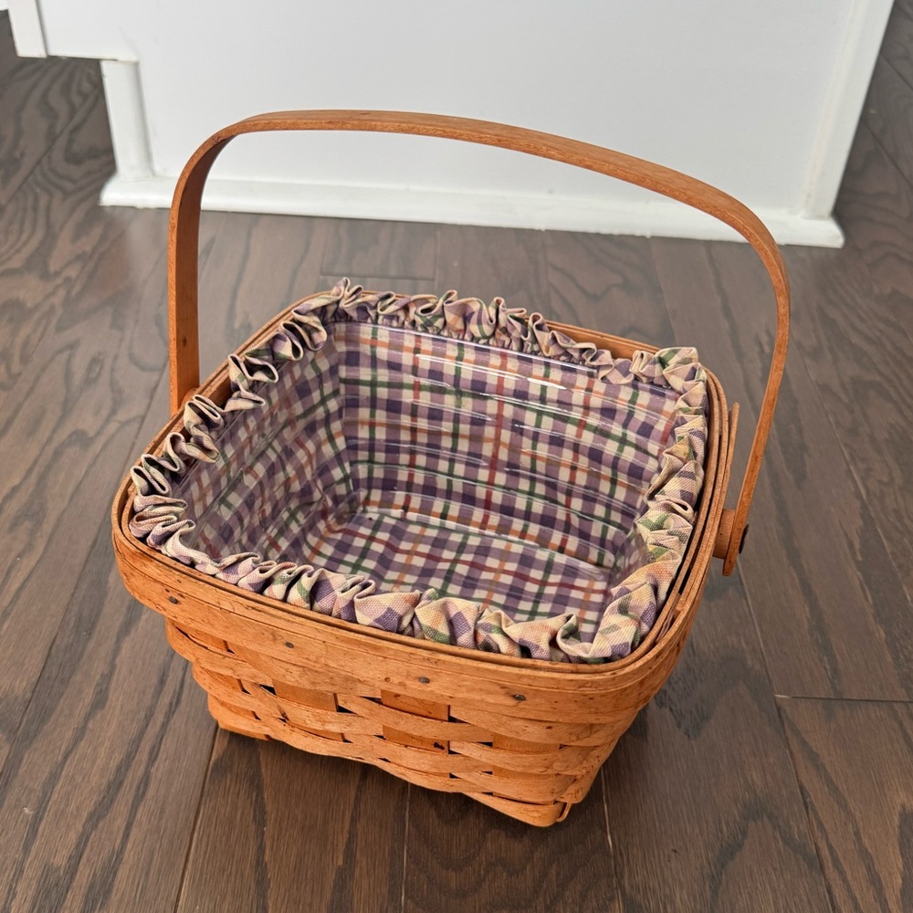 Longaberger Square Basket with Pivoting Handle Circa 2001